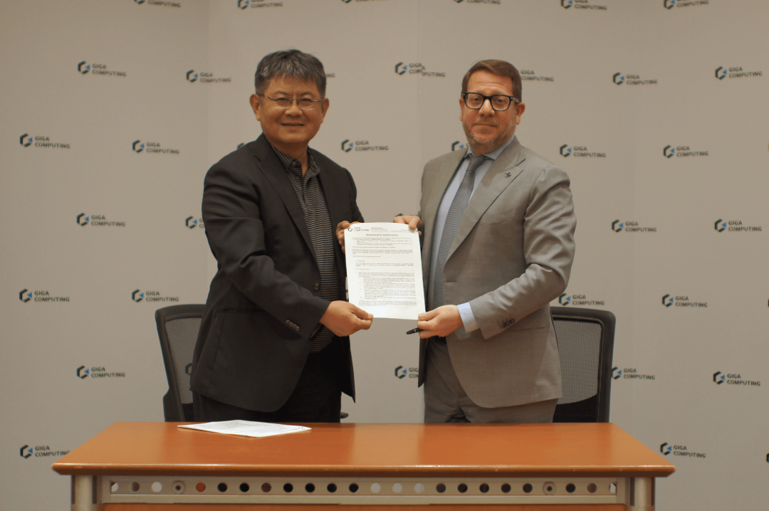 Vice Chairman of Giga Computing, Etay Lee (left), and Christopher Caswell (right), Co-founder and CEO of KERNO Enterprises.